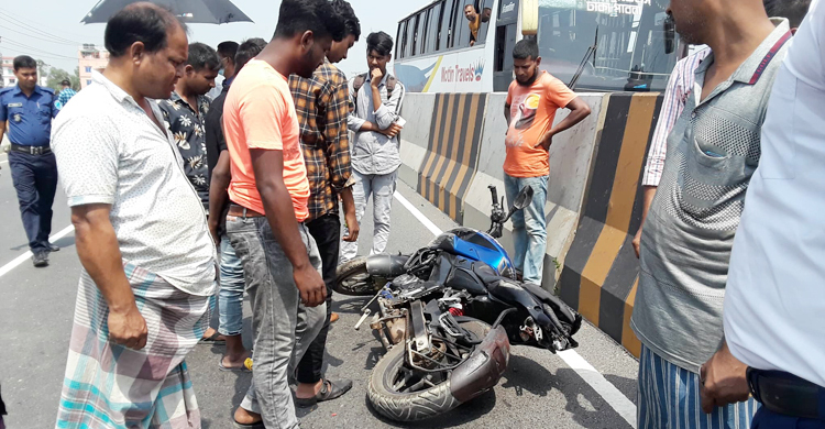 মির্জাপুরে ট্রাকচাপায় ছাত্রসহ নিহত ২