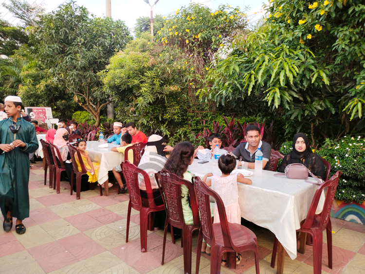 দর্শনার্থীর ঢল আরশিনগরে