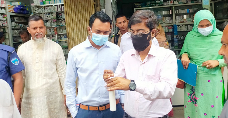 পানি ও সরিষার তেল মিশিয়ে খামারের দুধ বলে বিক্রি