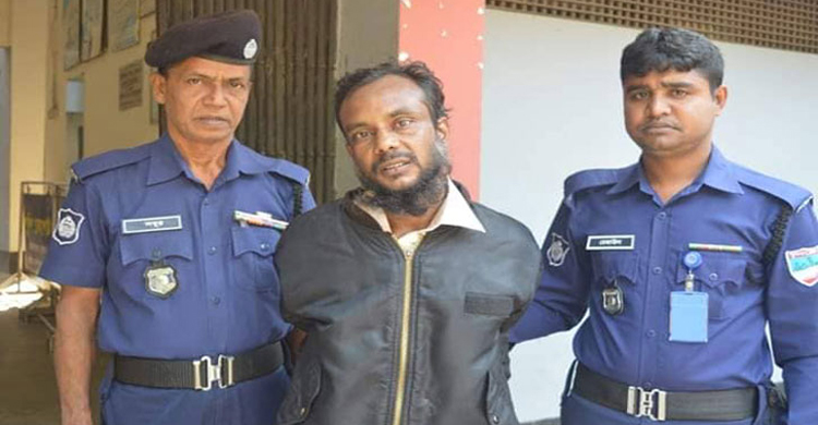 বাবা-মাকে কুপিয়ে মেরে ফেলল ছেলে