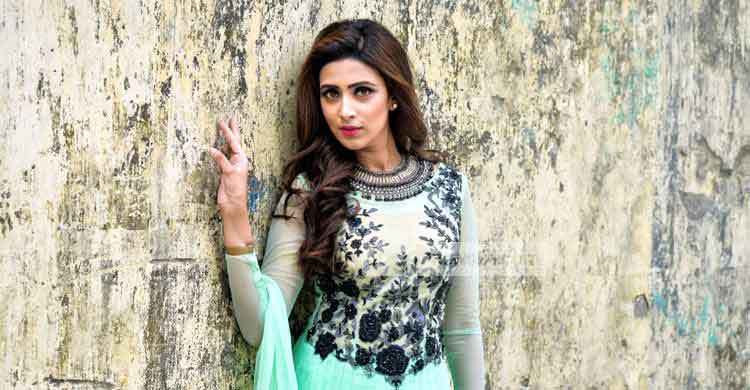 পরিবারের সঙ্গে কাটছে মিমের জন্মদিন
