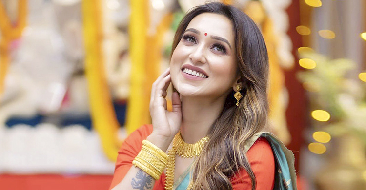দুর্গাপূজায় মিমির নতুন গান