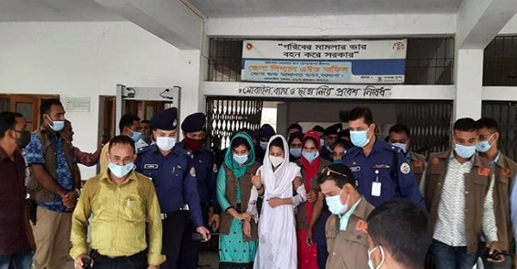 বাড়ি ফেরা হলো না, আদালত থেকে কারাগারে মিন্নি
