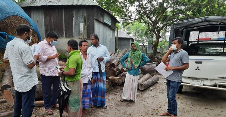 মির্জাপুরে কারেন্ট জালে মাছ ধরায় জরিমানা