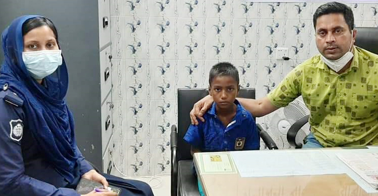 শিশুটির বাবা-মাকে খুঁজছে পুলিশ