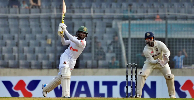 মুমিনুলের সেঞ্চুরি মিস, ২২৭ রানে অলআউট বাংলাদেশ