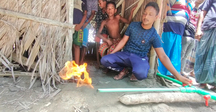 মোংলায় মৎস্য ঘের থেকে উঠছে গ্যাস, চলছে রান্নাও