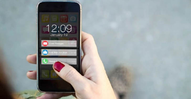 প্রেমিকের দেয়া মোবাইল নিয়ে ঝগড়ায় মেয়েকে খুন করলেন মা