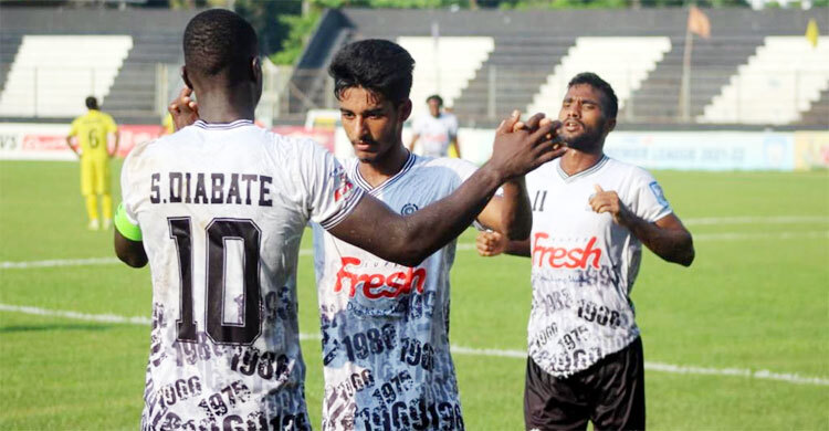 নিজে শীর্ষে উঠলেন, মোহামেডানকে ওঠালেন পাঁচে