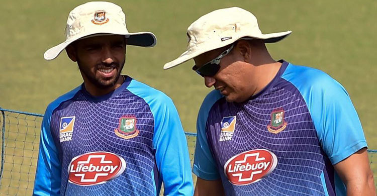 এজন্যই কি অধিনায়ক হিসেবে ভালো করতে পারছেন না মুমিনুল!