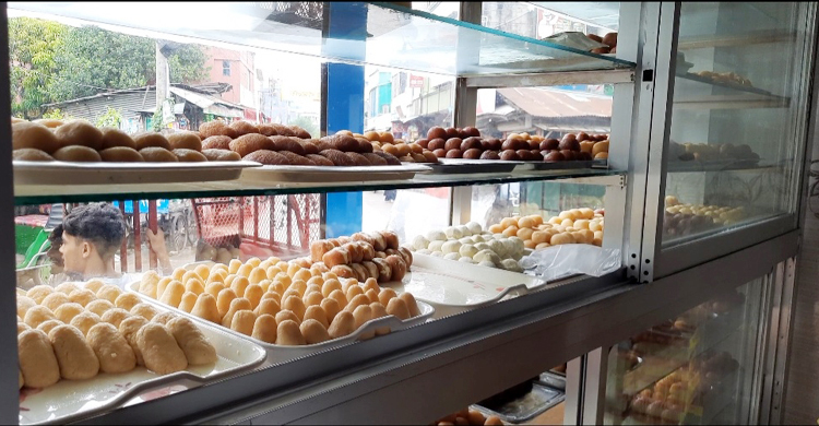 মোংলায় লোডশেডিংয়ে কারখানার মালামাল নষ্ট, দোকানে কমেছে বেচাকেনা