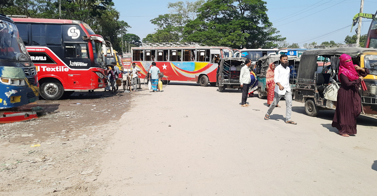 সাড়ে ৬ ঘণ্টা পর মোংলায় বাস চলাচল স্বাভাবিক