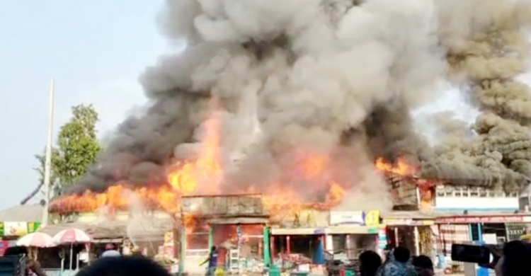 মোংলায় আগুনে পুড়লো ৮ ব্যবসাপ্রতিষ্ঠান