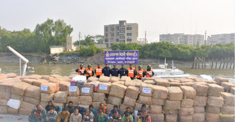 ৩৫৬ কোটি টাকার অবৈধ পণ্য আটক করেছে কোস্টগার্ড