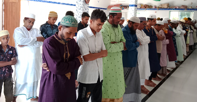 মোংলায় ঈদুল আজহা উদযাপন