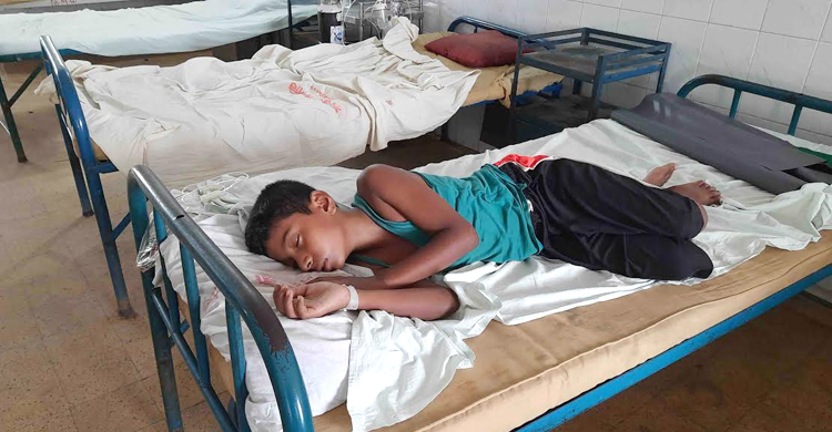 মোরেলগঞ্জে বিষাক্ত খাবার খেয়ে বৃদ্ধের মৃত্যু, ৪ জন হাসপাতালে