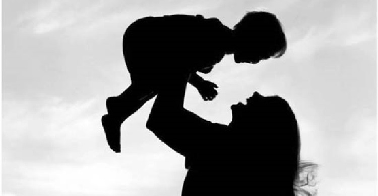 সব ছাপিয়ে বড় পরিচয় হলো, নারী মা