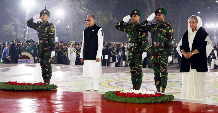 ভাষা শহীদদের প্রতি রাষ্ট্রপতি-প্রধানমন্ত্রীর শ্রদ্ধা নিবেদন