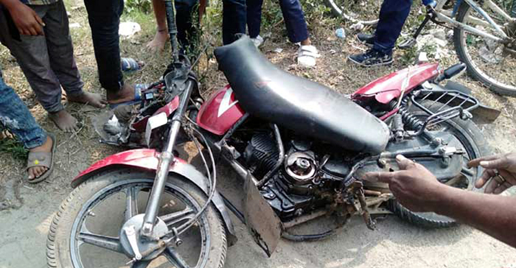 দুই মোটরসাইকেলের সংঘর্ষে ইউপি সদস্য নিহত