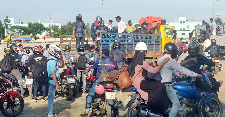 নিষেধাজ্ঞার আগের দিনে মাওয়ায় মোটরসাইকেলের ঢল