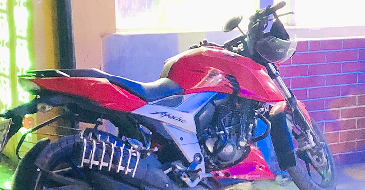 গেটের তালা ভেঙে মোটরসাইকেল চুরি