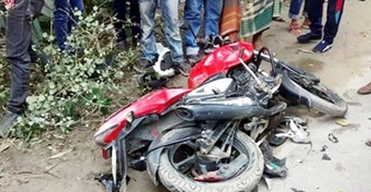 ট্রাকের ধাক্কায় দুই মোটরসাইকেল আরোহী নিহত