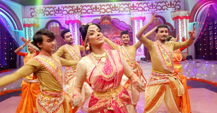 বিজয়া দশমীতে নাচবেন মৌ