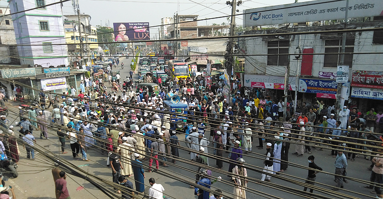 মৌলভীবাজারে সড়ক অবরোধ, ধাওয়া-পাল্টা ধাওয়া ও সংঘর্ষ