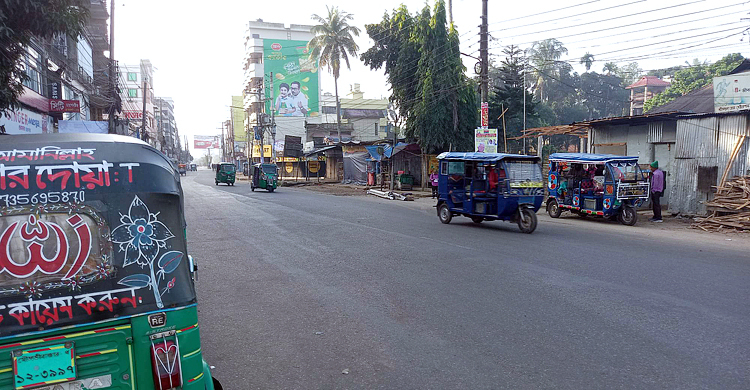 মৌলভীবাজারে সন্ধ্যা ৬টার পর চলবে বাস