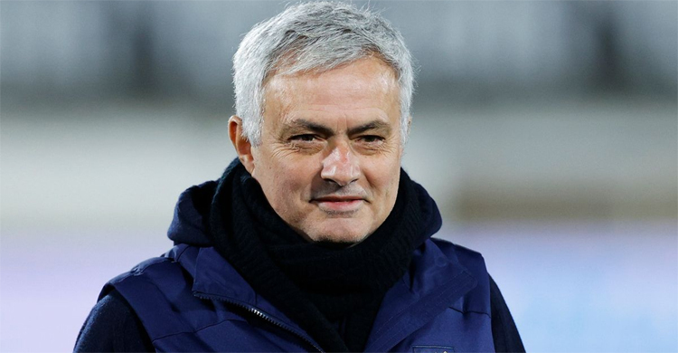 Mourinho wants Chelsea return - Saturday's gossip