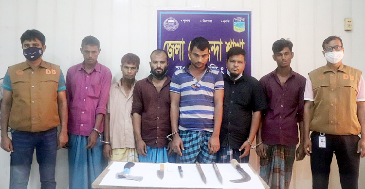 জেলায় জেলায় ঘুরে ডাকাতি করতেন তারা