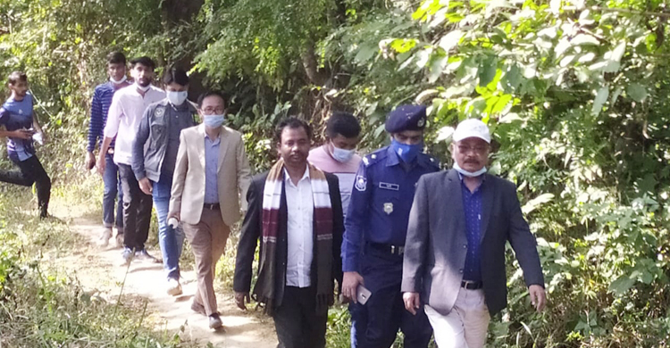 ছয় কিলোমিটার হেঁটে শীতার্তদের মাঝে উষ্ণতা ছড়ালেন এমপি কুজেন্দ্র