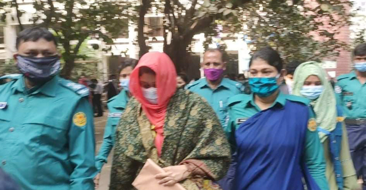 পিকে হালদারের সহযোগী ও তার মেয়ের তিনদিনের রিমান্ড চায় দুদক