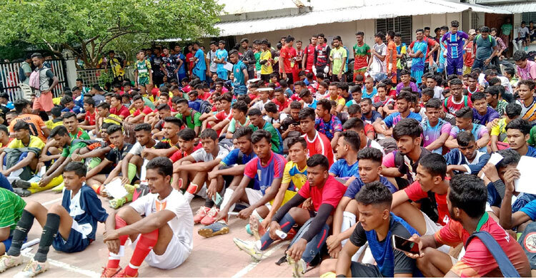 মোহামেডানে ট্রায়াল দিতে এসে মসজিদে রাত কাটালো একঝাঁক কিশোর