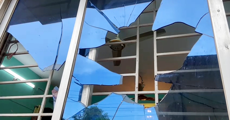 ৩৭ হাজার বোতল মদ জব্দ: চেয়ারম্যান আজিজুলের বাড়িতে ভাঙচুর