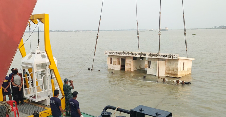 উদ্ধার অভিযান গতিশীল করতে অধিক ক্ষমতাসম্পন্ন জাহাজ আনা হবে