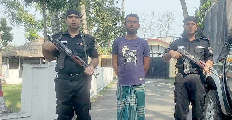সাতক্ষীরায় ওয়ান শুটারগানসহ অস্ত্র ব্যবসায়ী আটক