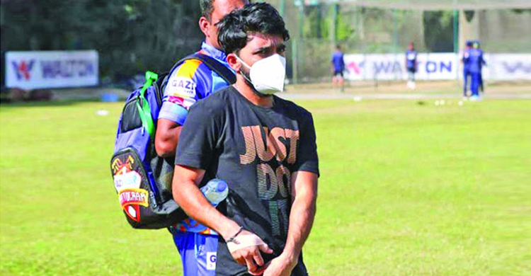 ফ্র্যাকশ্চার হওয়া আঙ্গুলে অস্ত্রোপচার লাগবে মুমিনুলের