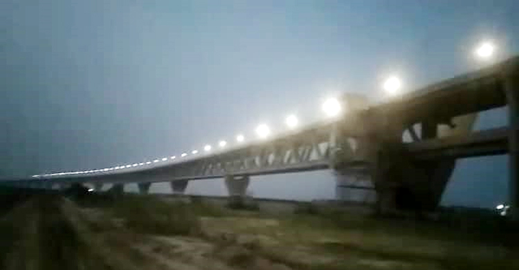 ধাপে ধাপে জ্বললো পদ্মা সেতুর সব সড়কবাতি