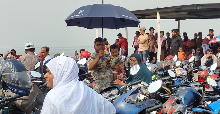 শিমুলিয়ায় গতি বেড়েছে পারাপারে