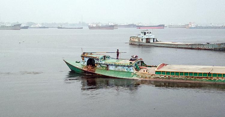 মেঘনা-ধলেশ্বরীতে বন্ধ হচ্ছে না রাতের বাল্কহেড