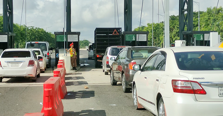 আজও যানবাহনের চাপ নেই মাওয়া টোলপ্লাজায়