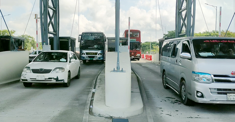 আজও যানবাহনের চাপ নেই মাওয়া টোলপ্লাজায়