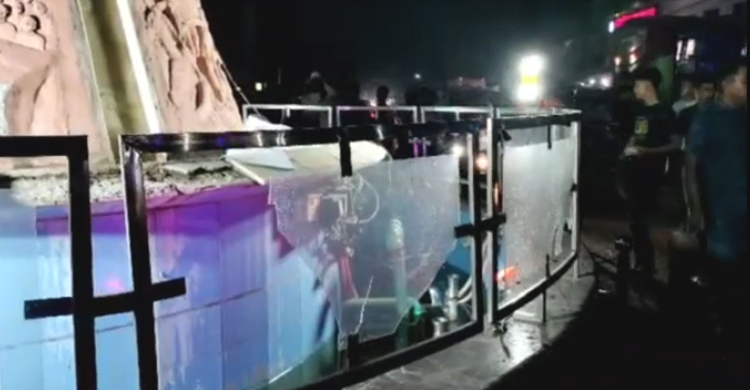 লক্ষ্মীপুরে বঙ্গবন্ধুর ম্যুরাল ভাঙচুর, যুবক আটক