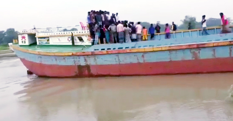 শরীয়তপুরে বাল্কহেডের ধাক্কায় নদীতে পড়ে বৃদ্ধের মৃত্যু