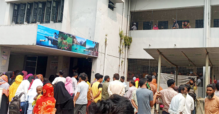 প্রকাশ্যে দুর্বৃত্তের হামলা, বড়ভাই নিহত ছোটভাই মুমূর্ষু