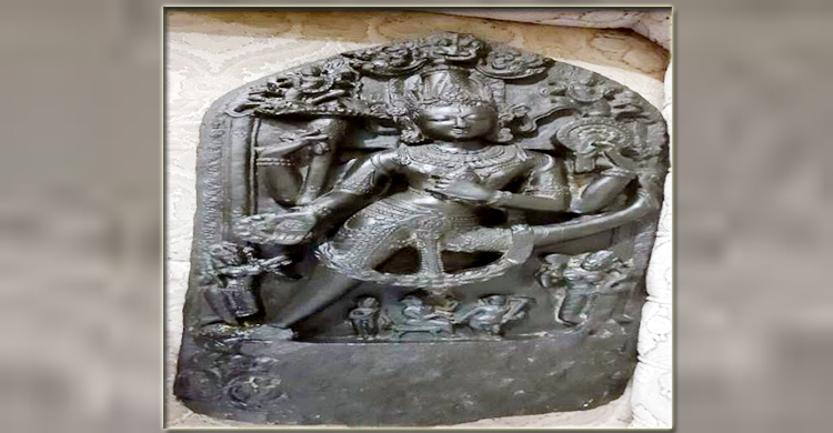 রূপগঞ্জে ৩৫ কেজি ওজনের কষ্টিপাথরের মূর্তিসহ গ্রেফতার ৩