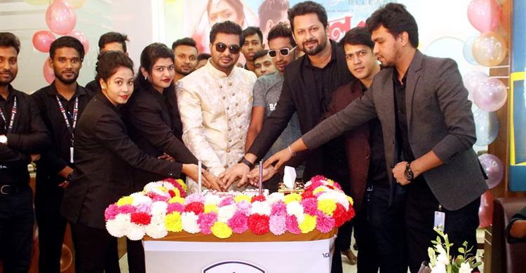 ‘লাল শাড়ি-২’ নিয়ে এলেন সোহাগ