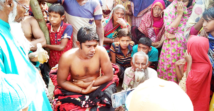 বাঘে খেয়েছে বাকি দু’জনকে, ফিরে এলেন শুধু মুসা