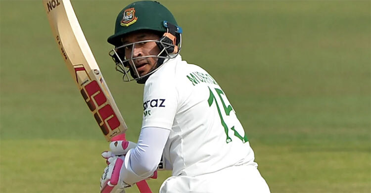 সাদা পোশাকে তামিমকে পেছনে ফেললেন মুশফিক